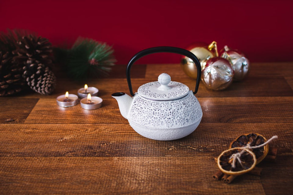 Bule de ferro artesanal estilo japonês Geisha Branco 0,35L - Tea Shop - Tea Shop Brasil