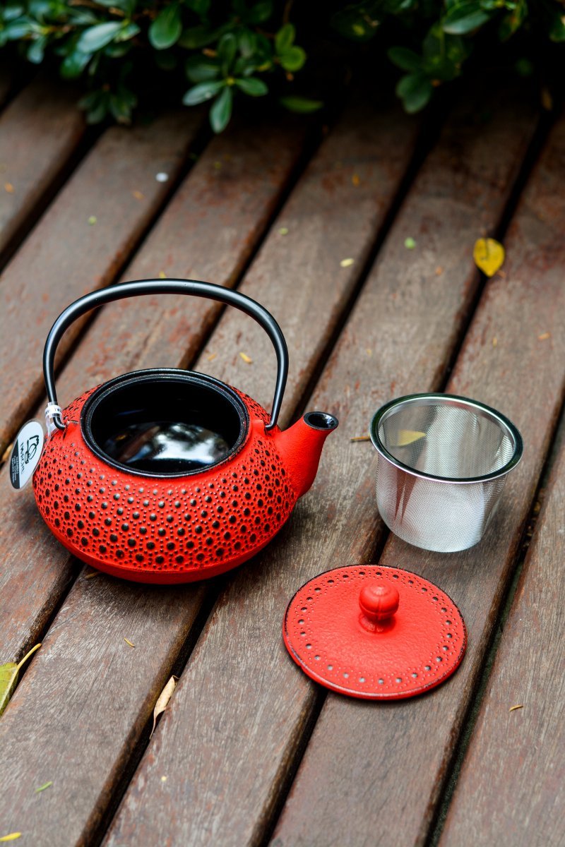 Bule de ferro artesanal estilo japonês Kabuki Vermelho 0,6L - Tea Shop - Tea Shop Brasil